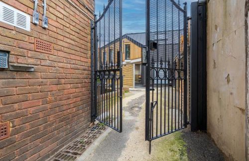 South Richmond Apartment | Central Richmond 3 Bedroom House
