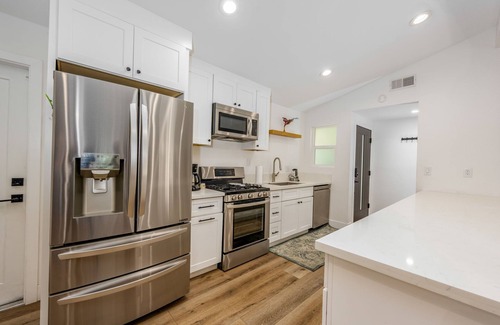 Serra Mesa House | Central SD Modern&Family-Friendly Home-BBQ Non-Toxic Home -Allergy Friendly