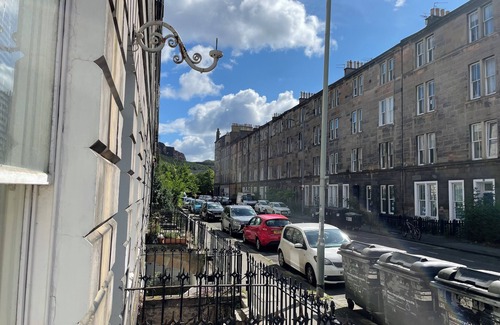 Newington Apartment | Central Specious apartment
