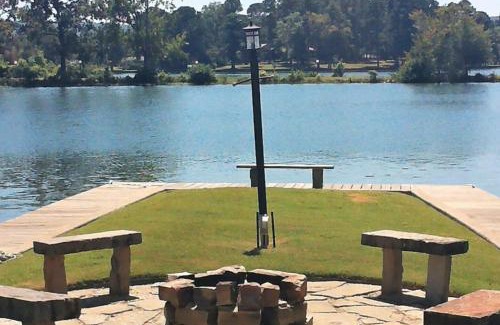 Lake Hamilton Apartment | Central Terrace Retreat