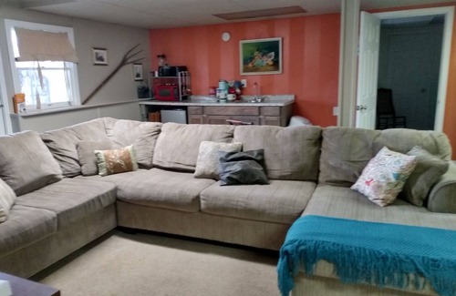 Williamstown Apartment | Central to VT skiing areas 5 minutes to I-89 , near VAST trails, near Norwich