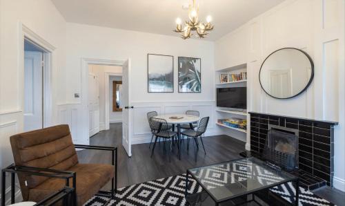 St. Helier Apartment | Central & Trendy - Aquila House Apartments