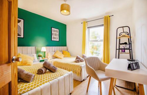 Sheffield House | Central Urban Retreat Oasis Free Parking 13ppl