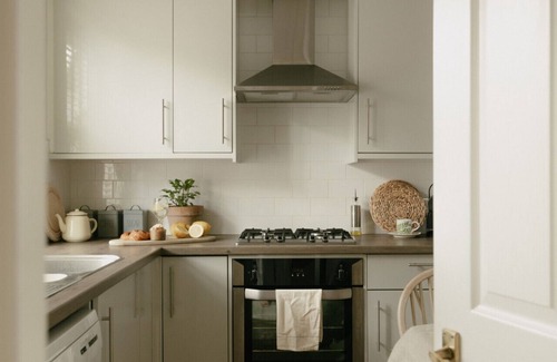 Moreton-in-Marsh House | Central Village Cottage, The Corders