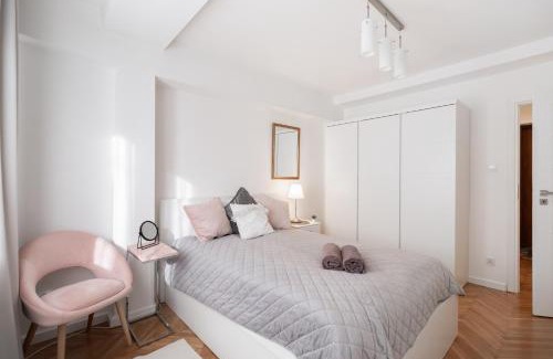 Muranow Apartment | Central Warsaw Apartment - Great Location- Warsaw Stays - Old Town - Anielewicza