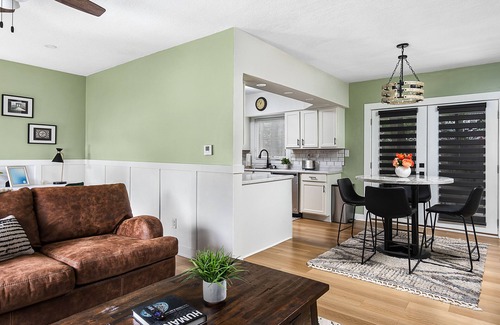 Davenport House | Centrally located 2 bedroom! Updated!