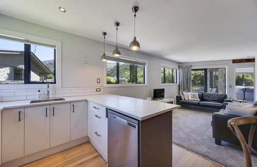 Arrowtown Cottage | Centrally located Arrowtown Cottage