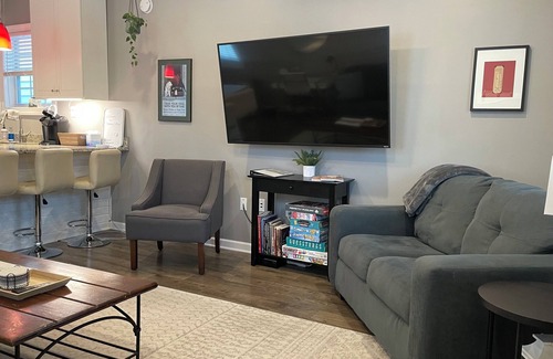 Oakley Cottage | Centrally located close to downtown and Clifton hospitals area.