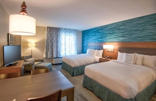 Flagami Hotel | Centrally Located! Cozy Studio Suite, Pool, Breakfast, BBQ, Close to Attractions