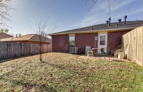 Johnson House | Centrally located in NWA Walk to Wrights BBQ!