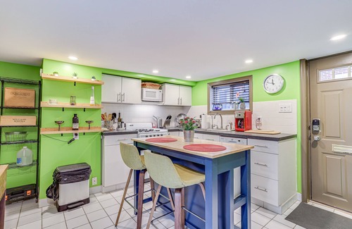 Queen Village House | Centrally Located Philadelphia Townhome w/Patio!