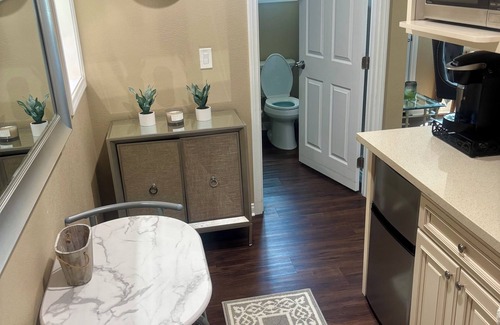 Thousand Oaks Apartment | Centrally Located Studio with Private Entrance and Furnished Patio with BBQ