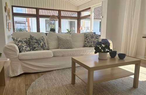 Tomelilla Apartment | Centralt och mysigt boende i Tomelilla