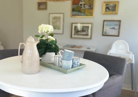 Tomelilla Apartment | Centralt och mysigt boende i Tomelilla