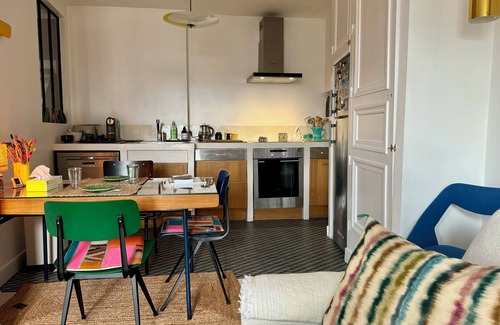 Archives Apartment | CENTRE MARAIS (picasso place des vosges) .A/C, WIFI, ELEVATOR, VUE, BALCONY !