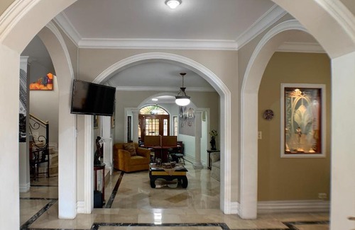 Guayaquil Villa | Cesar's House Guayaquil Home Rental
