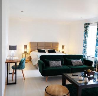 Couloume-Mondebat Bed & Breakfast | Château Boussas