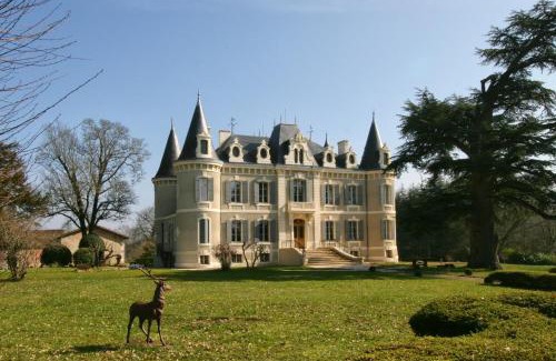 Notre-Dame-de-Sanilhac Bed & Breakfast | Château de la gauderie