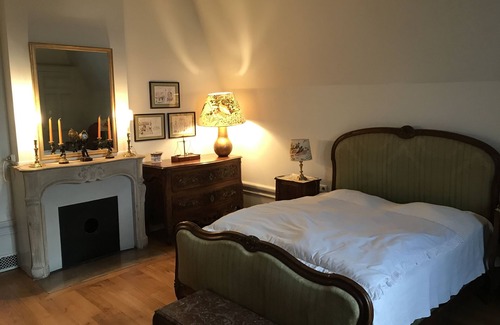 Joyeux Bed & Breakfast | Château de Joyeux - Chambres D'hôtes