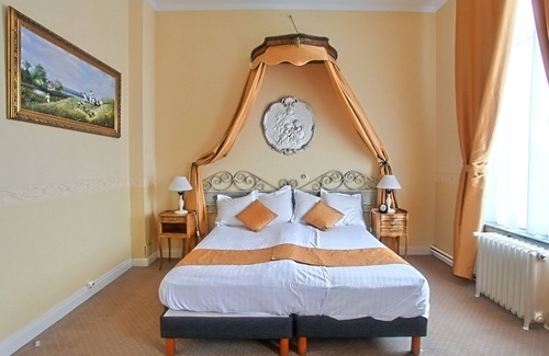 Aire-sur-la-Lys Bed & Breakfast | Château de Moulin le Comte