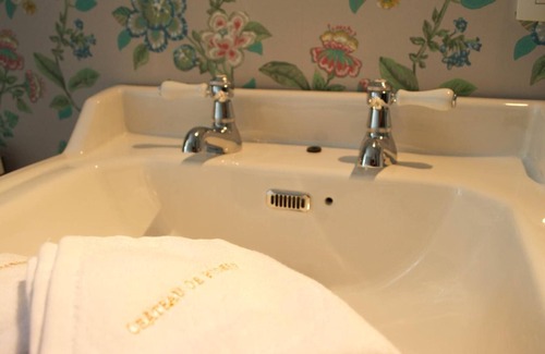 Montlevon Bed & Breakfast | Château de Picheny