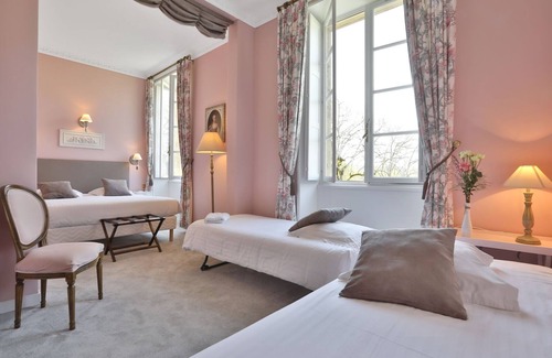 Montignac House | Château De Puy Robert
