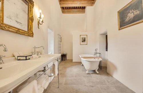 Saint-Vidal Hotel | Château de Saint Vidal