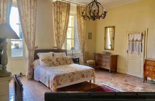 La Chapelle-Souef House | Château des Feugerets