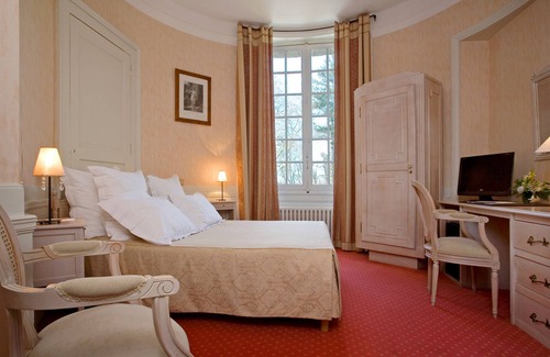 Courcelles-de-Touraine Hotel | Château des Sept Tours