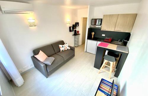 La Croix des Gardes Apartment | Château Picaud By SCLS Locations
