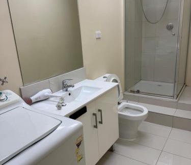 Huntingdale House | Chadstone Holiday E4 Villa