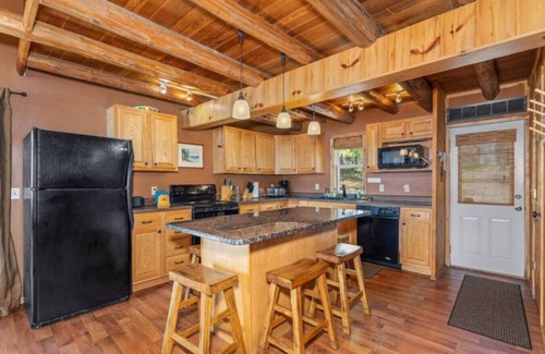 Eagle River House | Chain Lake Retreat Holiday Home