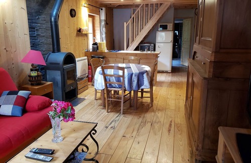 Saint-Vital Ski Chalet | Chalet à 40 Minutes des Stations de Courchevel, Les Saisies , Les Menuires .