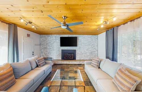 Kings Beach Ski Chalet | Chalet ∙ 1 bedroom ∙ 4 guests