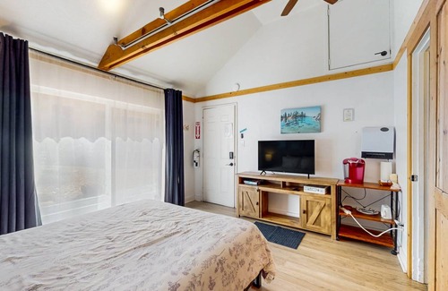 Kings Beach Ski Chalet | Chalet ∙ 1 bedroom ∙ 2 guests