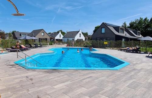Sint Maarten Ski Chalet | Chalet 549 op Recreatiepark de Wielen
