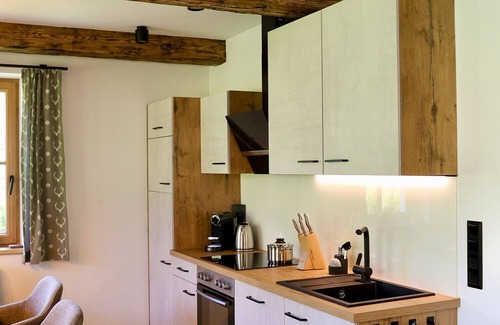 Tauplitz Apartment | Chalet 'Almblick Mit Sauna' with Mountain View, Shared Pool and Wi-Fi
