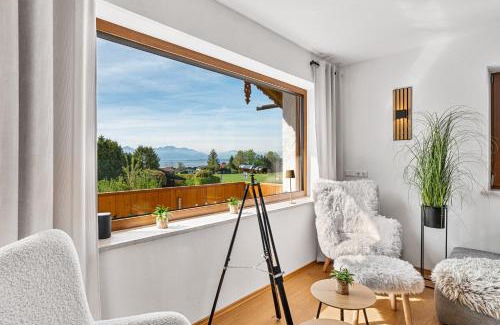 Seeon-Seebruck Apartment | CHALET AM SEE - Seeblick Bergblick modern charmant NEU