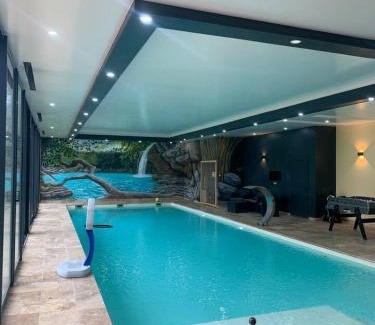 Clermont-Creans Ski Chalet | Chalet authentique à Clermont-Créans avec piscine partagée