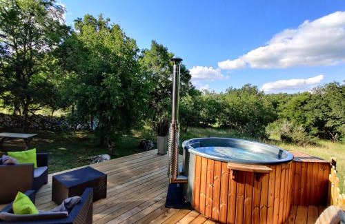 Quissac Ski Chalet | Chalet, bain nordique (spa) dans le triangle noir