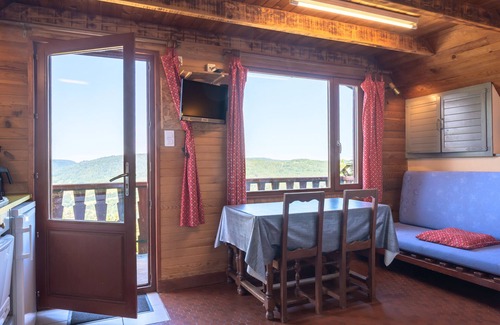 Le Tholy Ski Chalet | Chalet 'Chalet Les Moraines 8' with Mountain View, Shared Pool and Private Terrace