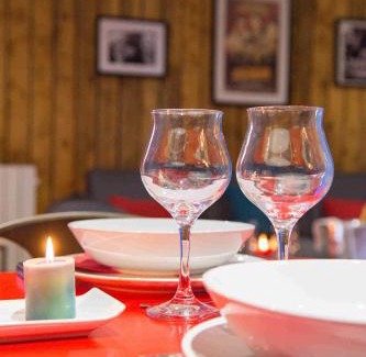 Clermont-Creans Ski Chalet | CHALET CINEMA - Climatisé- Les Belles Ouvrières