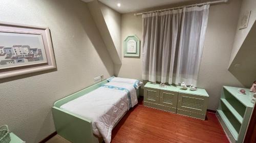 Bembrive House | Chalet con piscina y 2000 m de jardín