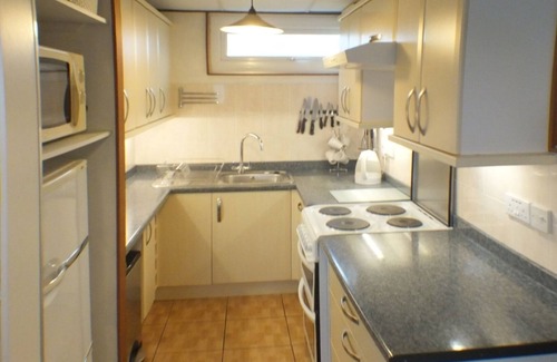 Haverfordwest Ski Chalet | Chalet Cwtch, a cosy 5 bed holiday cottage in Roch, Pembrokeshire