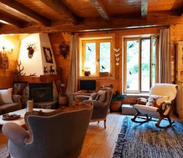 Ronco Bed & Breakfast | "CHALET dei FIORI" room & apartment