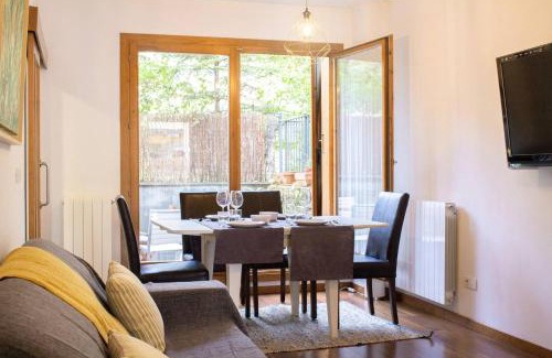 Biescas Ski Chalet | Chalet en urbanización, ideal para esquí
