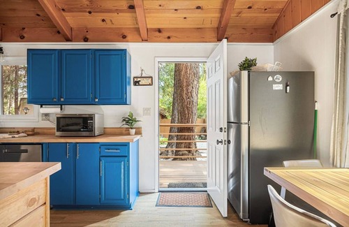 Big Bear Lake Cabin | Chalet Gramont + Hot Tub + Pet Friendly