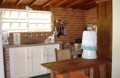 Gravata House | Chalet in the mountains, 3 suites, pool, beautiful view, great weather and farm environment