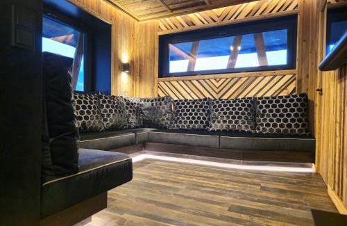 Aschau Im Zillertal House | Chalet in Zillertal near Ski Slopes & Whirlpool, cleaning included