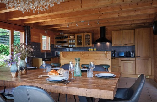 La Cote-d'Arbroz Ski Chalet | Chalet Isla de Lux - family mountain break 12p sauna & spa - OVO Network